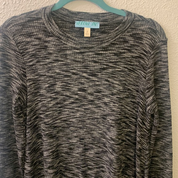 Small long sleeve sweater dress - Picture 2 of 3